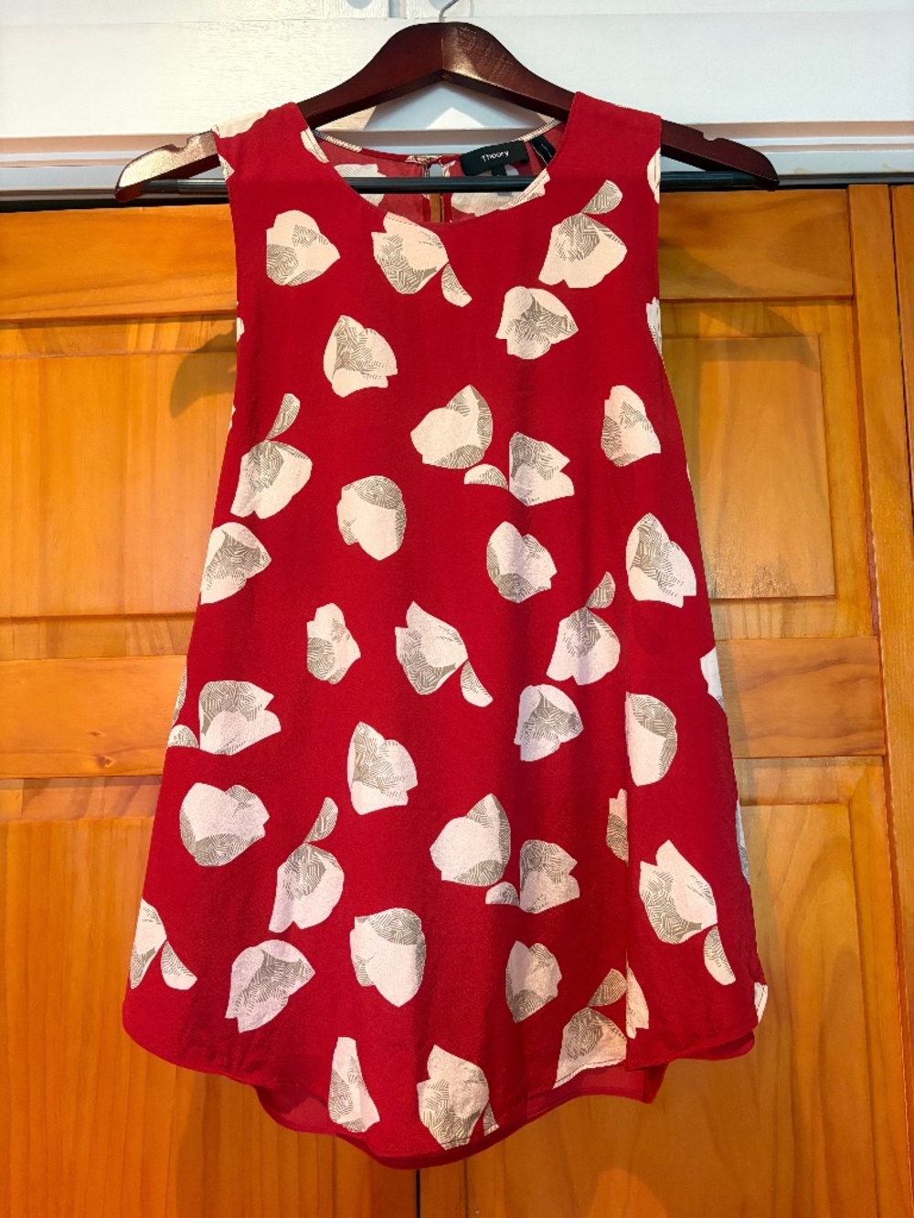 Theory Silk Zabetha Blouse Red, Cream/White  Floral, Sleeveless Size Medium